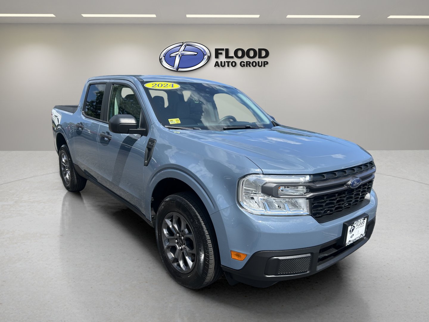 Certified 2024 Ford Maverick XL FWD image 1