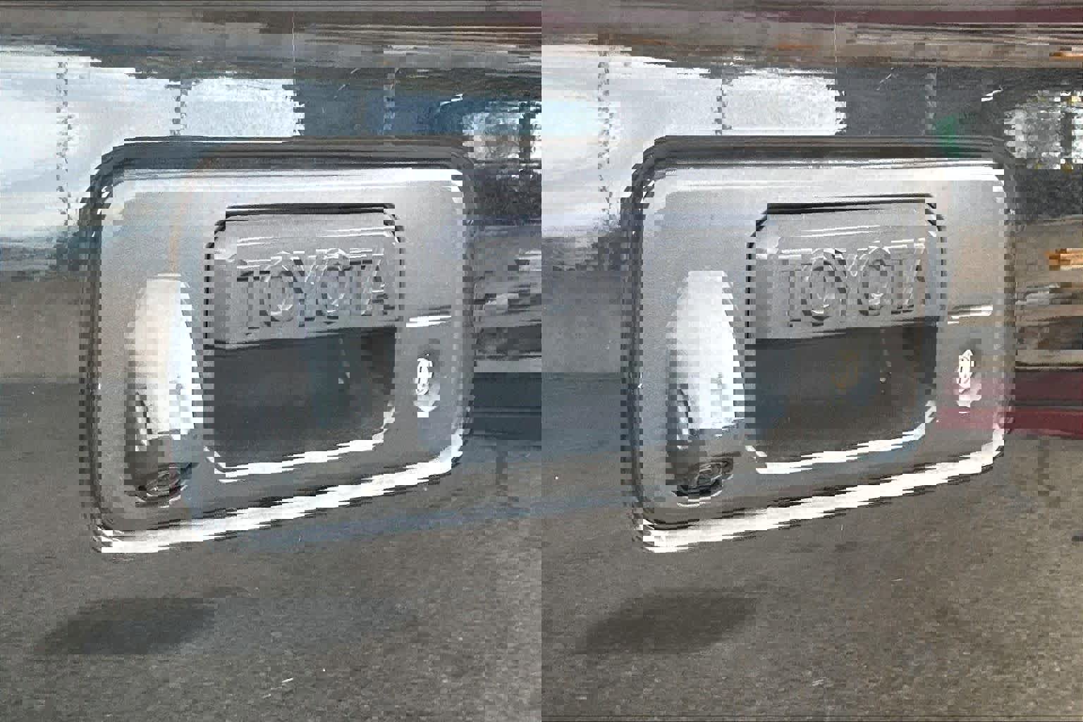 Used 2020 Toyota Tacoma SR w/ SX Package image 32