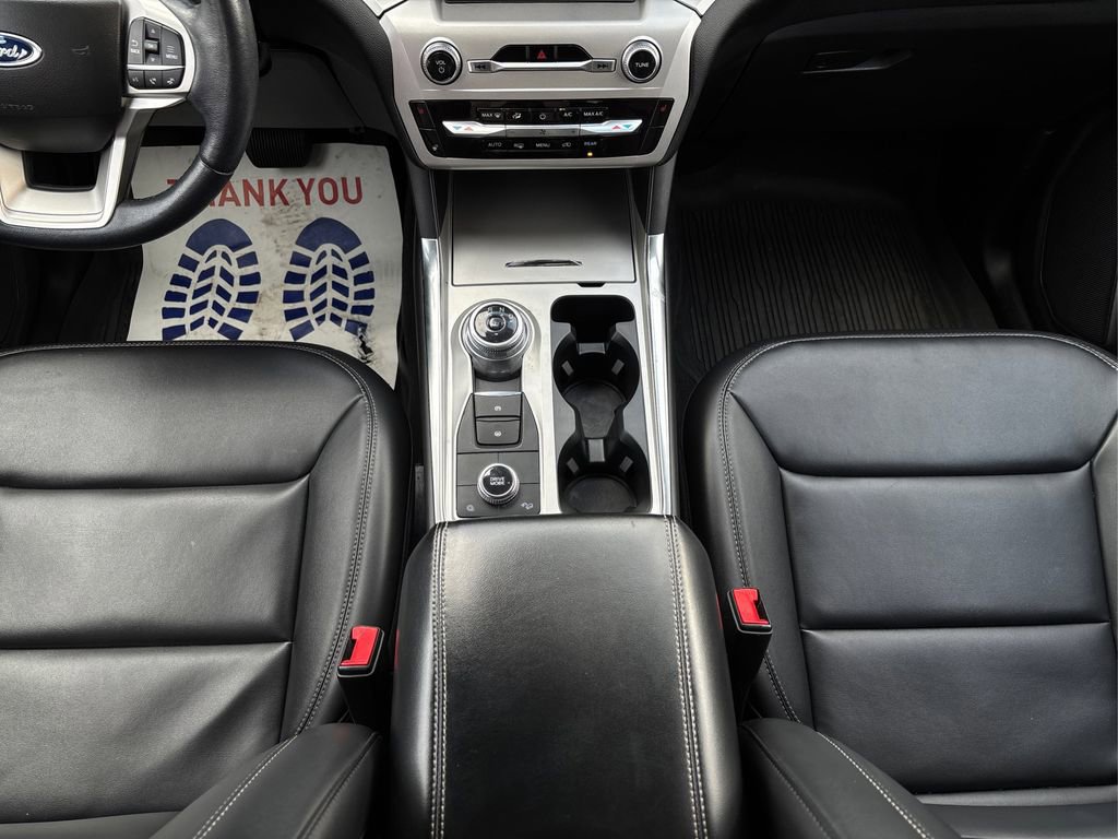 Certified 2022 Ford Explorer XLT w/ Equipment Group 202A image 22