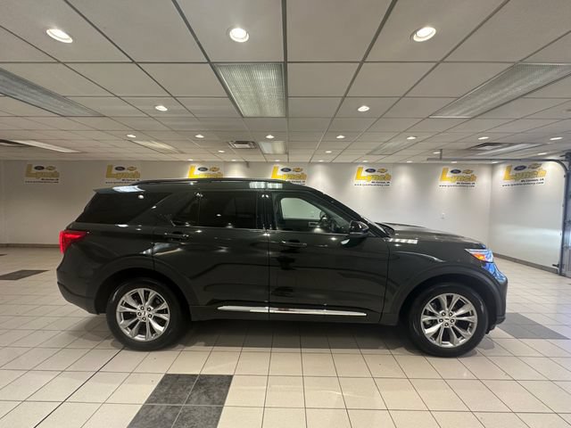 Certified 2024 Ford Explorer XLT w/ Equipment Group 202A AWD/4WD image 3