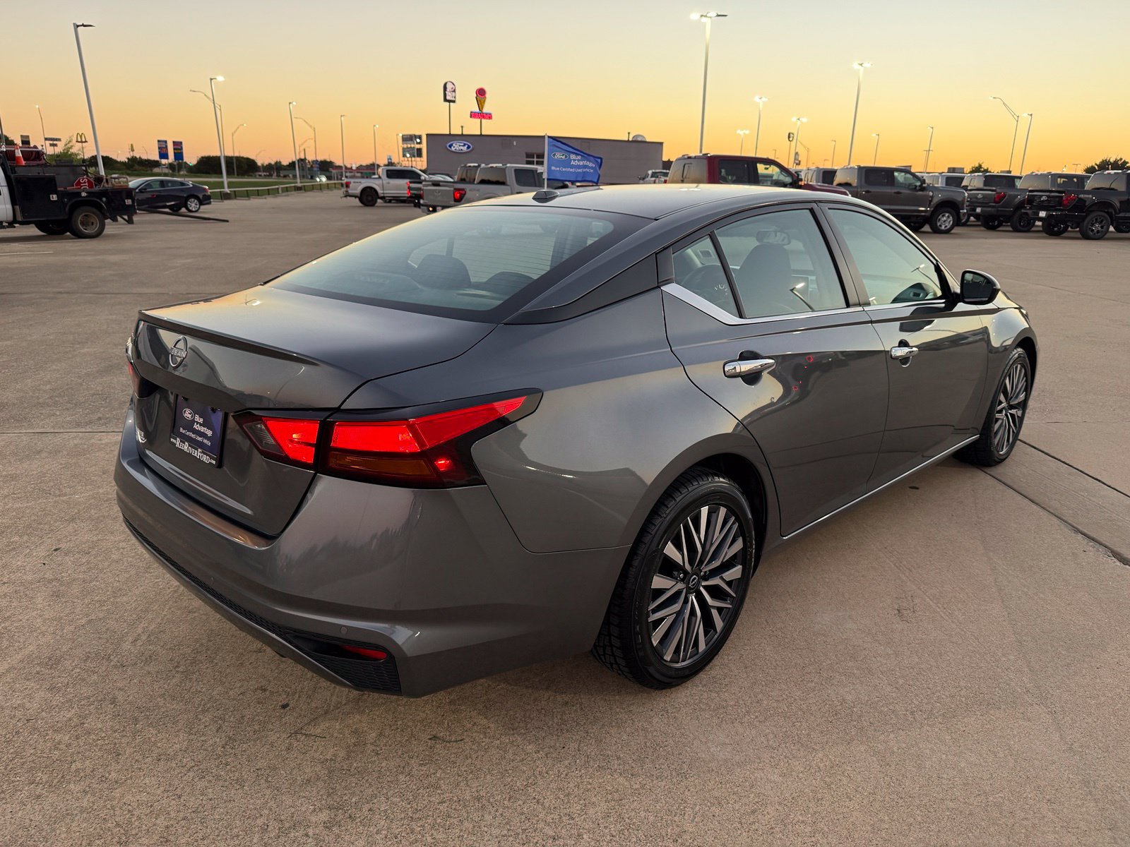 Used 2025 Nissan Altima 2.5 SV FWD image 5
