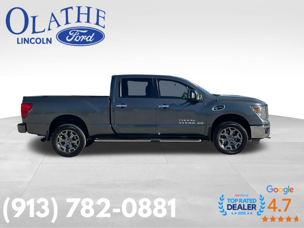 Used 2019 Nissan Titan SV w/ SV Convenience Package image 2