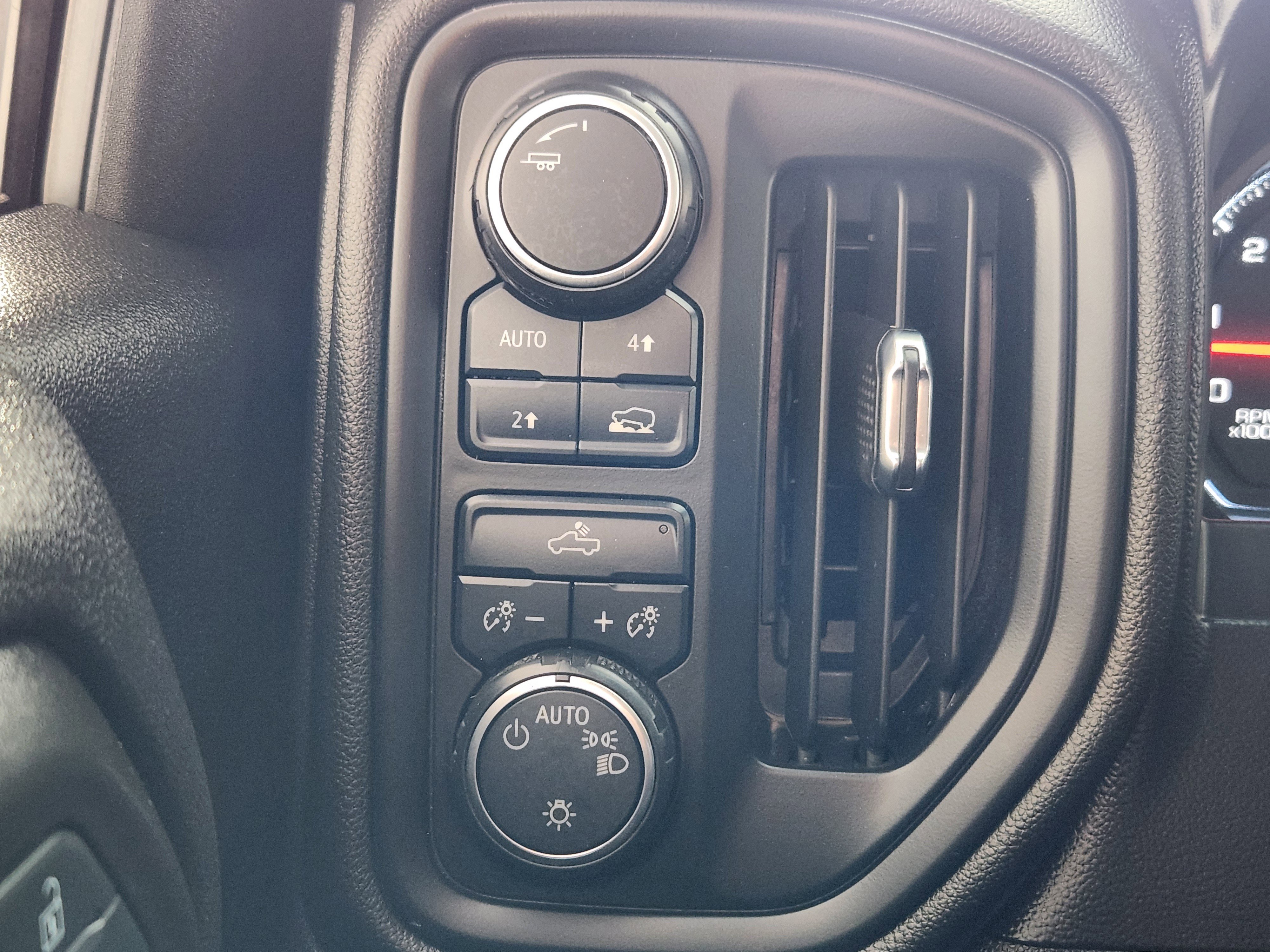 Used 2020 Chevrolet Silverado 1500 Custom w/ Custom Value Package image 26