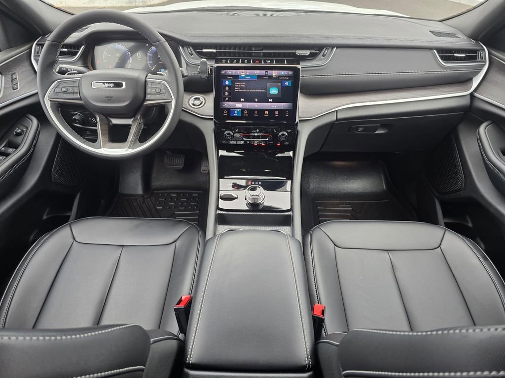 Used 2025 Jeep Grand Cherokee L Limited w/ Trailer Tow Package image 10