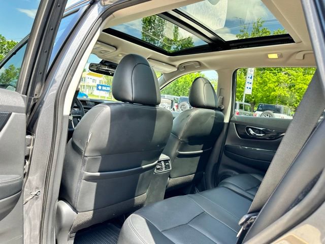 Used 2020 Nissan Rogue SL w/ Premium Package AWD/4WD image 35