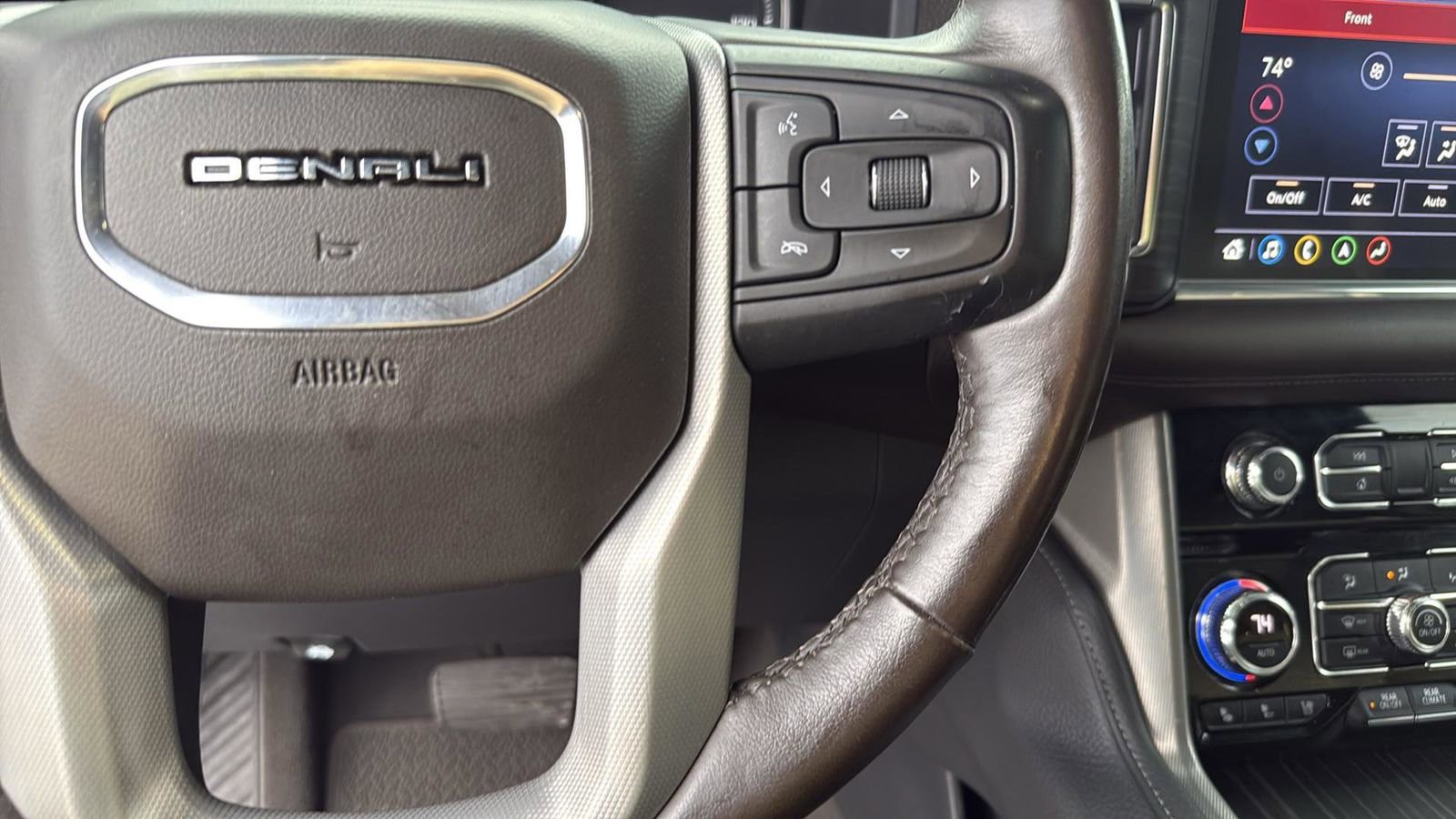 Used 2021 GMC Yukon Denali image 16