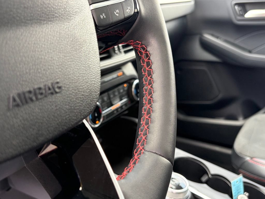 Certified 2022 Ford Escape SEL w/ SEL Stealth AWD Package image 48