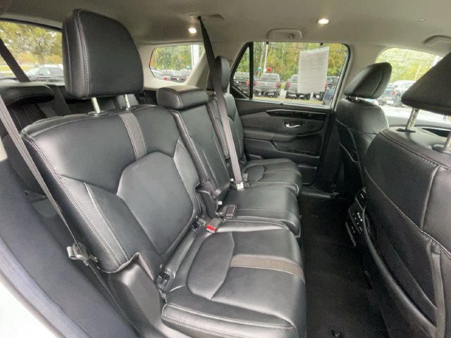 Used 2025 Honda Pilot EX-L image 33