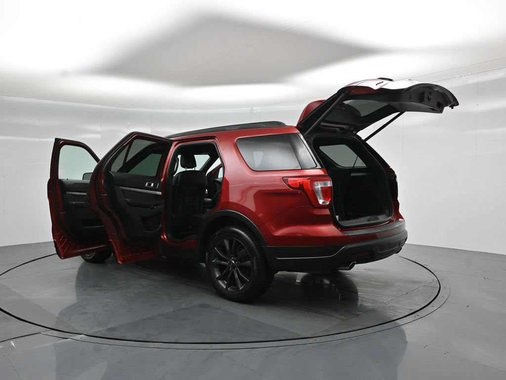 Certified 2019 Ford Explorer XLT w/ Equipment Group 202A FWD image 35