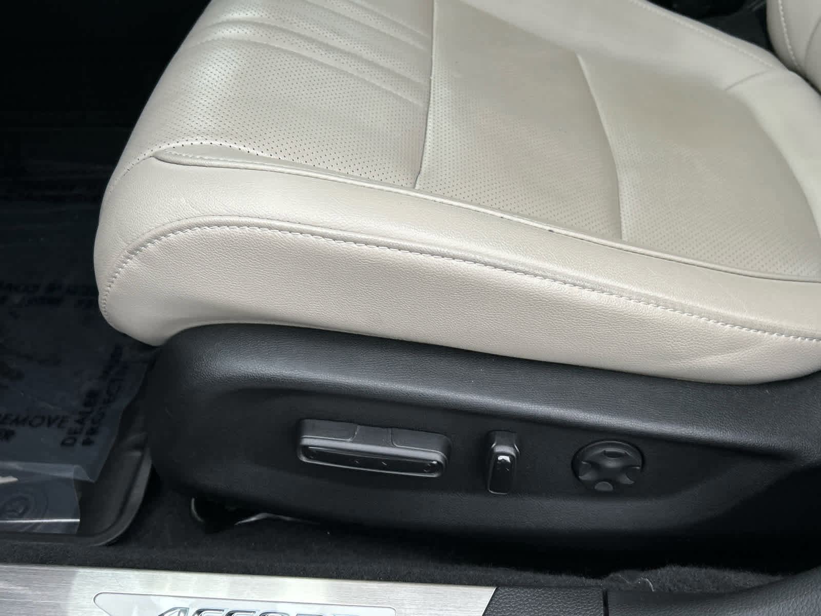 Used 2022 Honda Accord Touring image 32