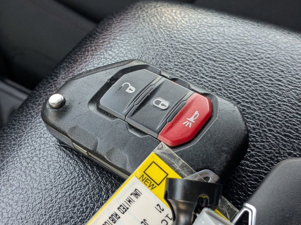 Used 2021 Jeep Wrangler Unlimited Rubicon image 30