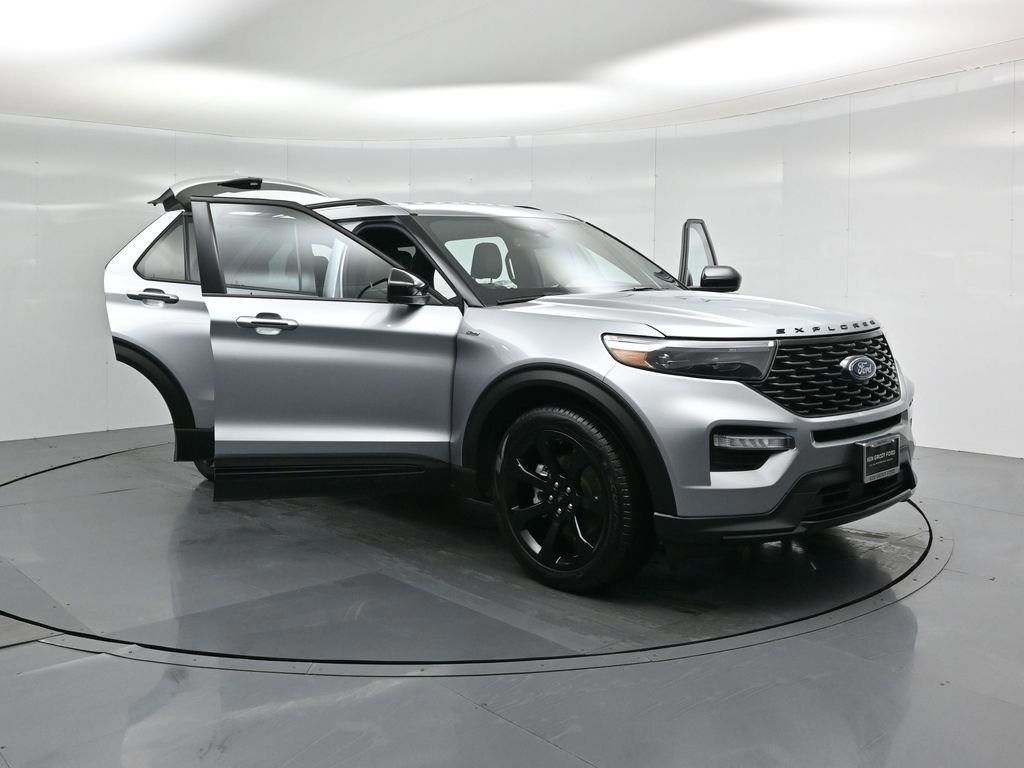 Certified 2023 Ford Explorer ST-Line w/ Class IV Trailer Tow Package image 58