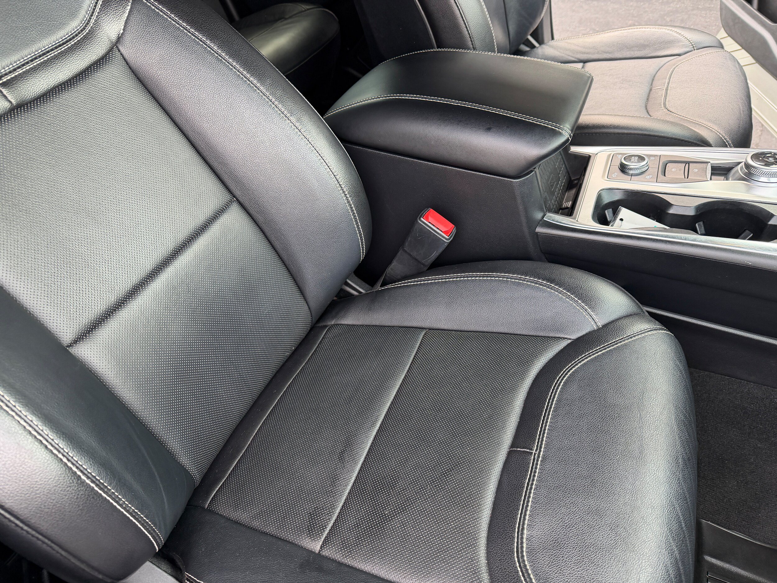 Certified 2020 Ford Explorer ST w/ ST Street Pack AWD/4WD image 27