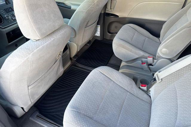 Used 2017 Toyota Sienna LE image 13