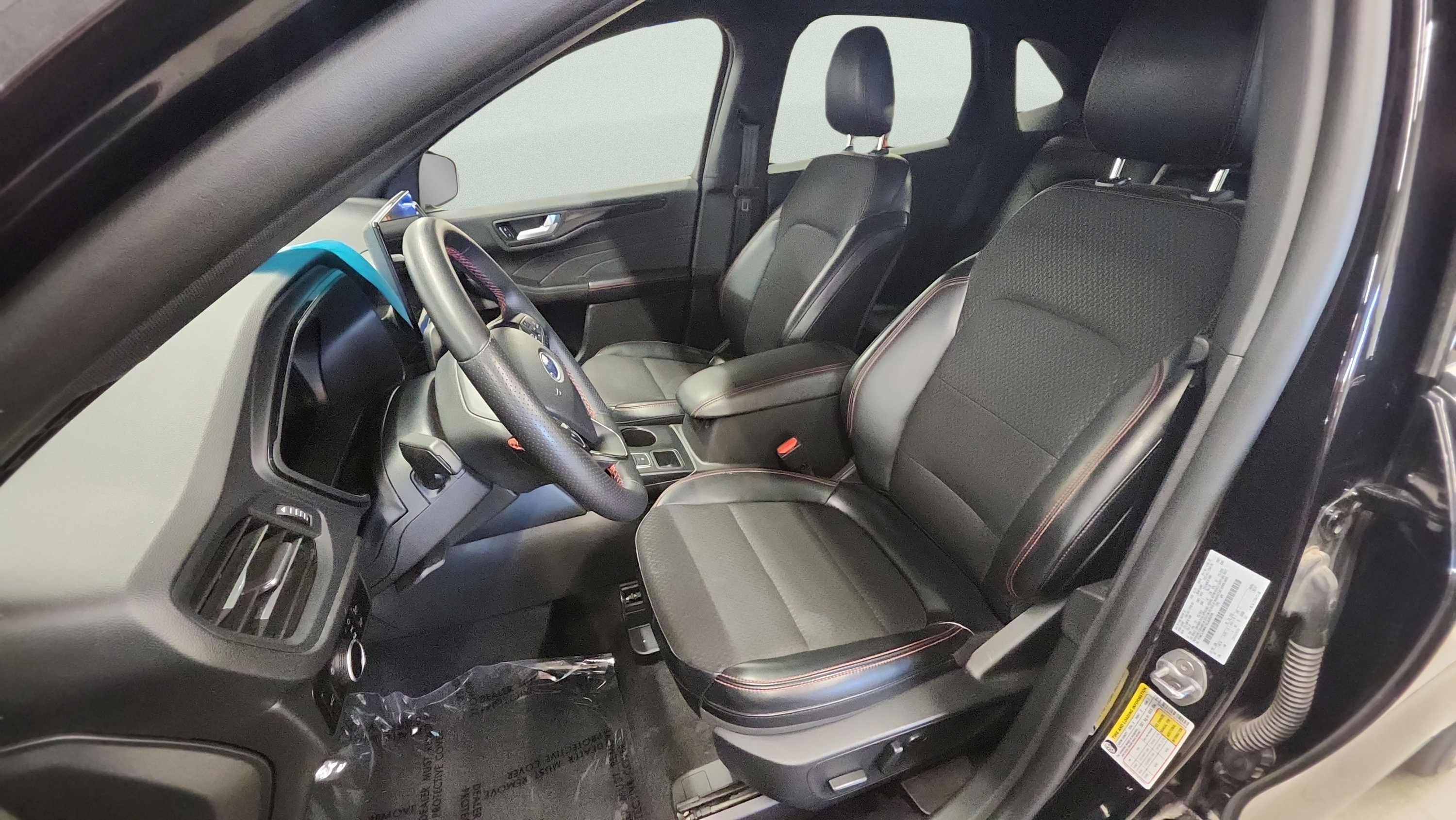 Certified 2025 Ford Escape ST-Line w/ Tech Pack #1 AWD/4WD image 10