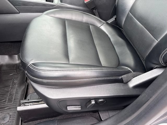 Certified 2024 Ford Escape Platinum FWD image 14