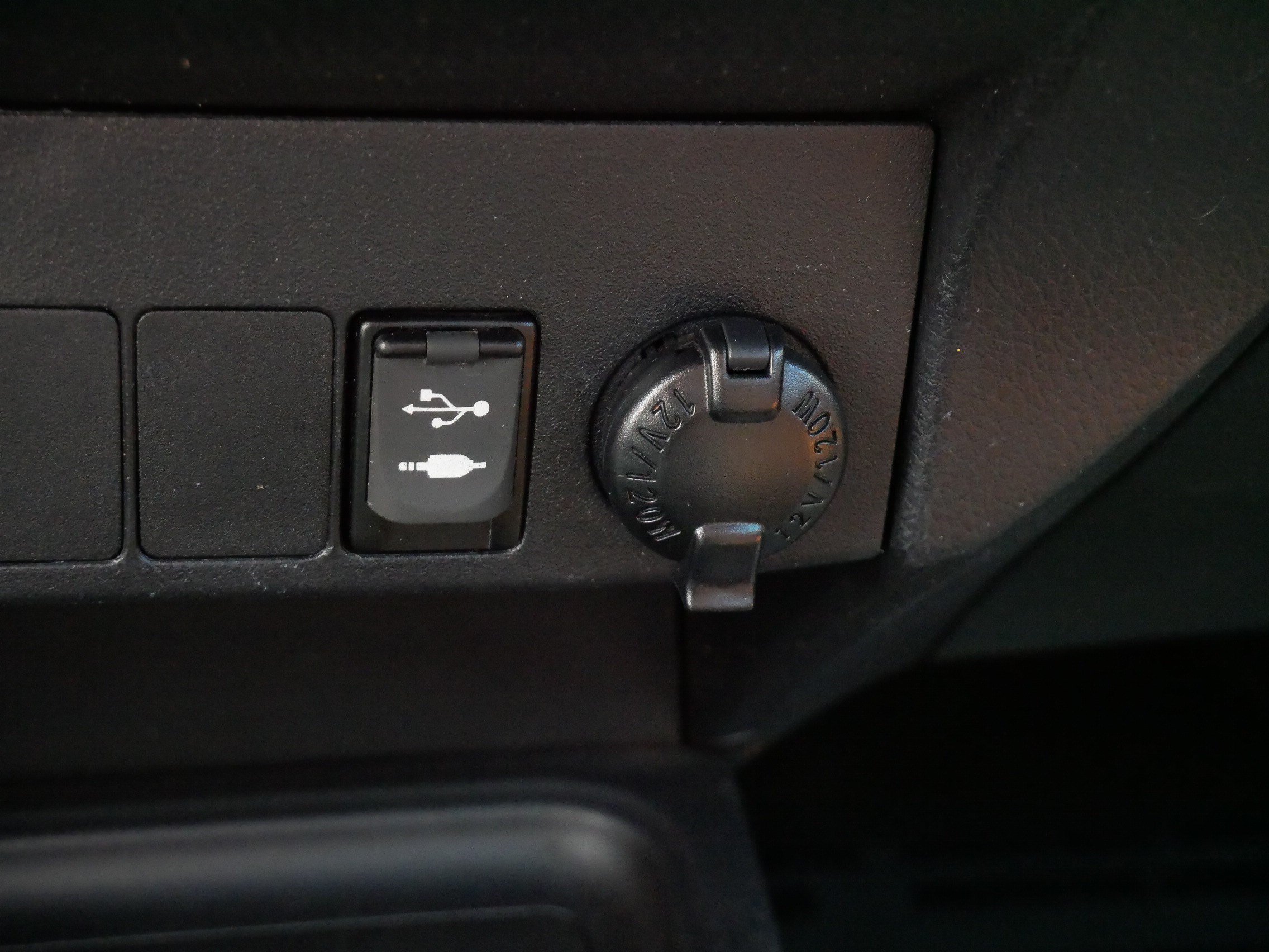 Used 2017 Toyota RAV4 Limited AWD/4WD image 30
