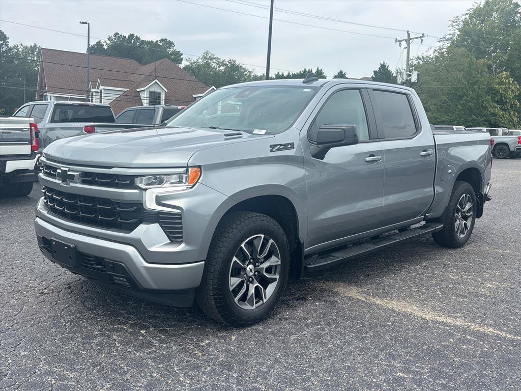Used 2024 Chevrolet Silverado 1500 RST AWD/4WD image 3
