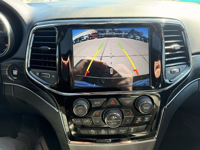 Used 2020 Jeep Grand Cherokee Limited AWD/4WD image 22