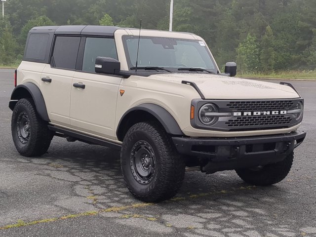 Certified 2025 Ford Bronco Badlands AWD/4WD image 2