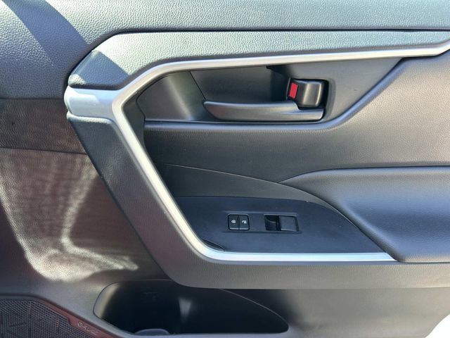 Used 2022 Toyota RAV4 LE FWD image 26
