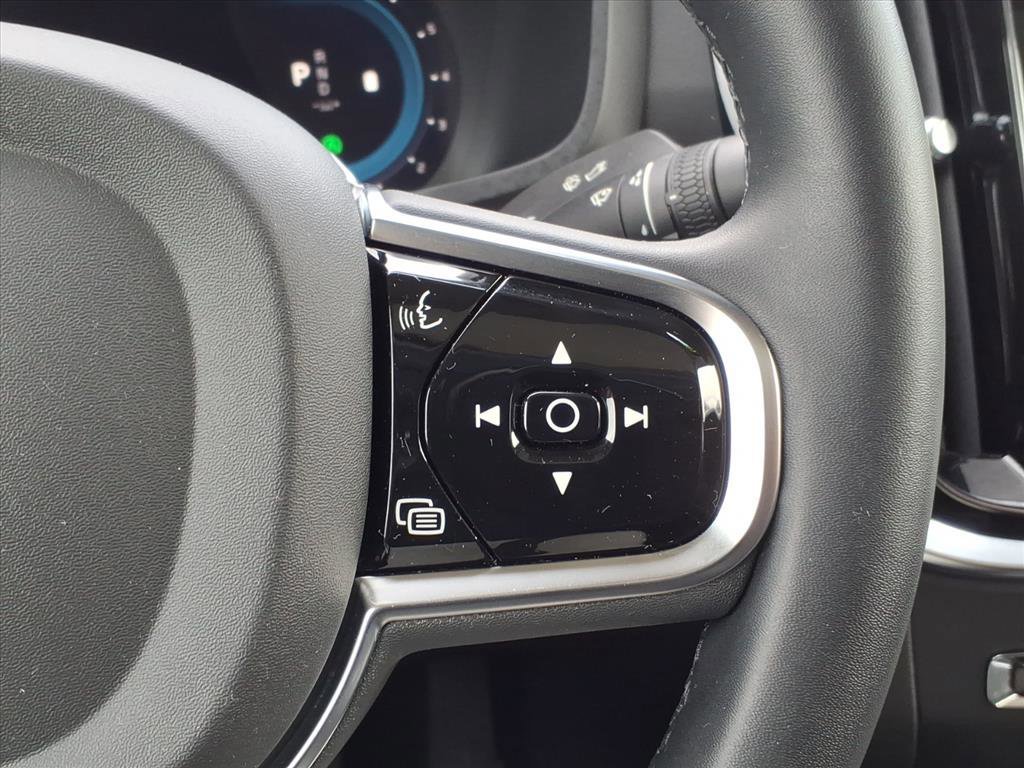 Used 2024 Volvo S60 B5 Plus image 21