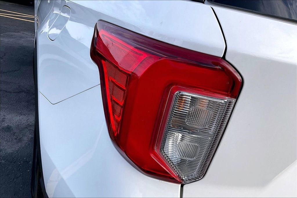 Certified 2023 Ford Explorer XLT w/ Equipment Group 202A image 26