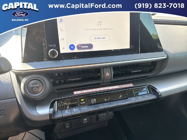 Used 2025 Toyota Prius LE FWD image 26