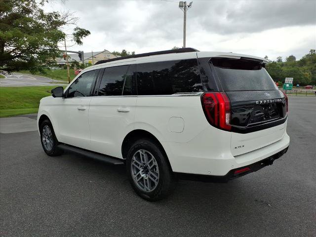 Certified 2025 Ford Expedition Active AWD/4WD image 2