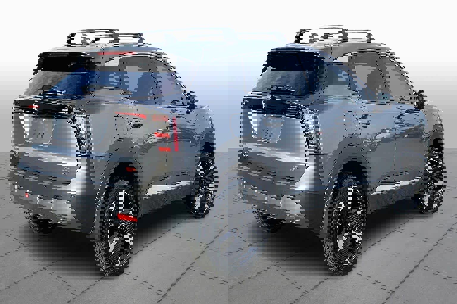 Used 2025 Nissan Kicks SR w/ Interior Electronics Package image 3