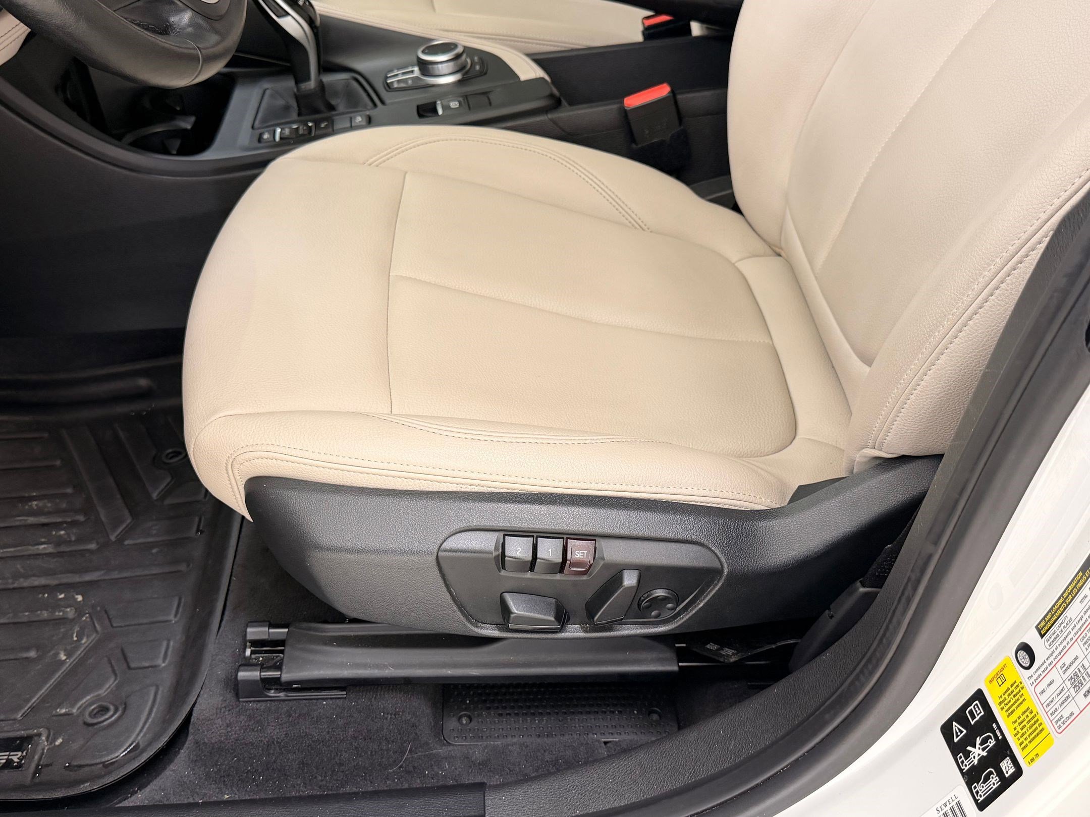 Used 2021 BMW X1 xDrive28i w/ Premium Package AWD/4WD image 14