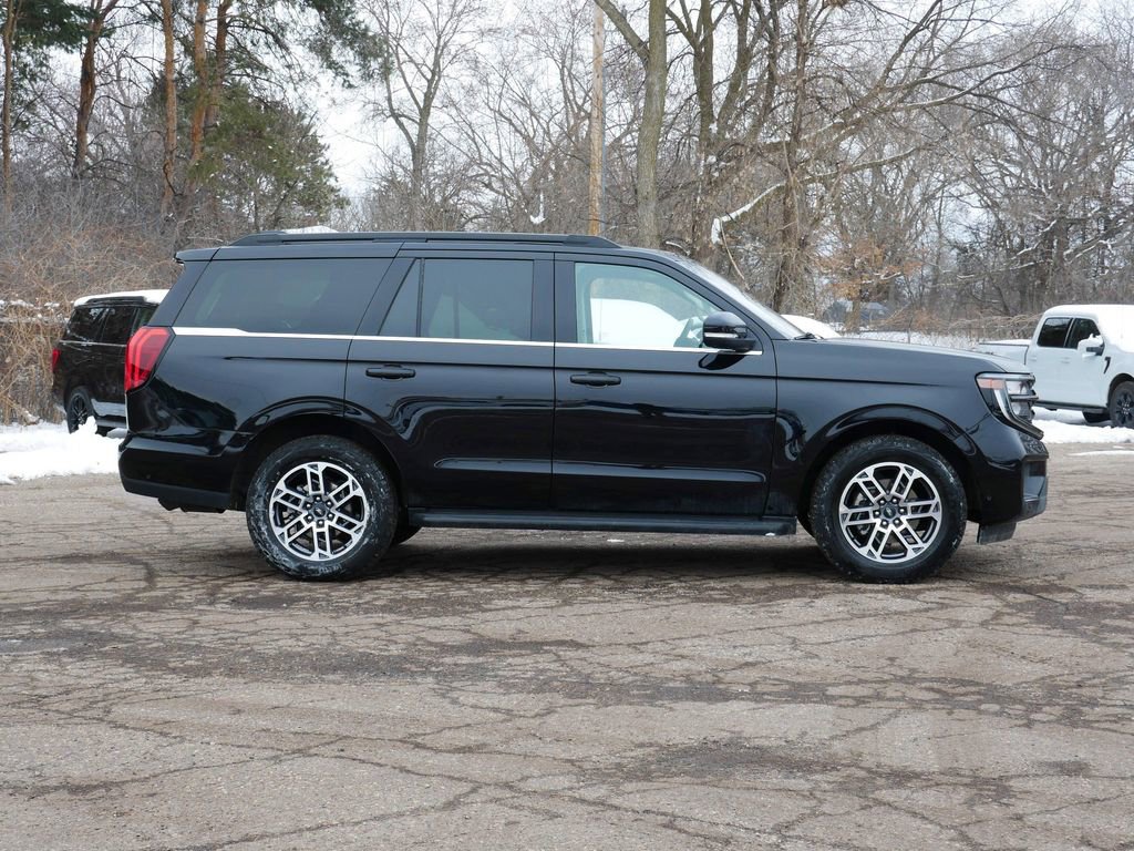 Certified 2025 Ford Expedition Active image 2