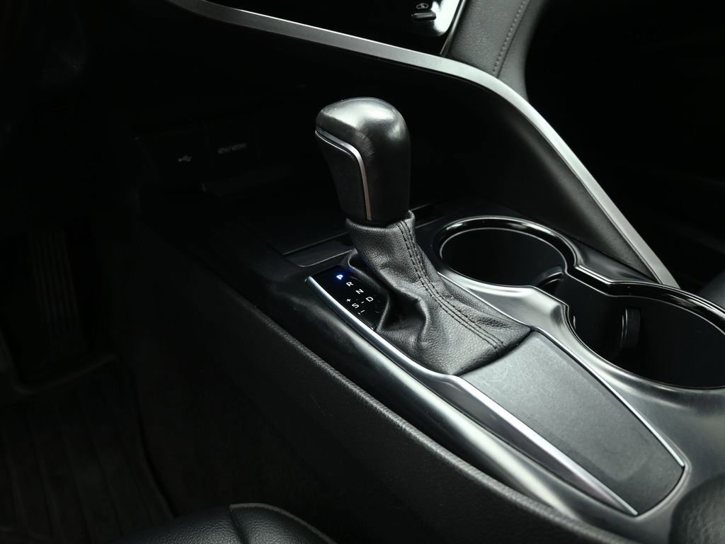 Used 2020 Toyota Camry SE image 40