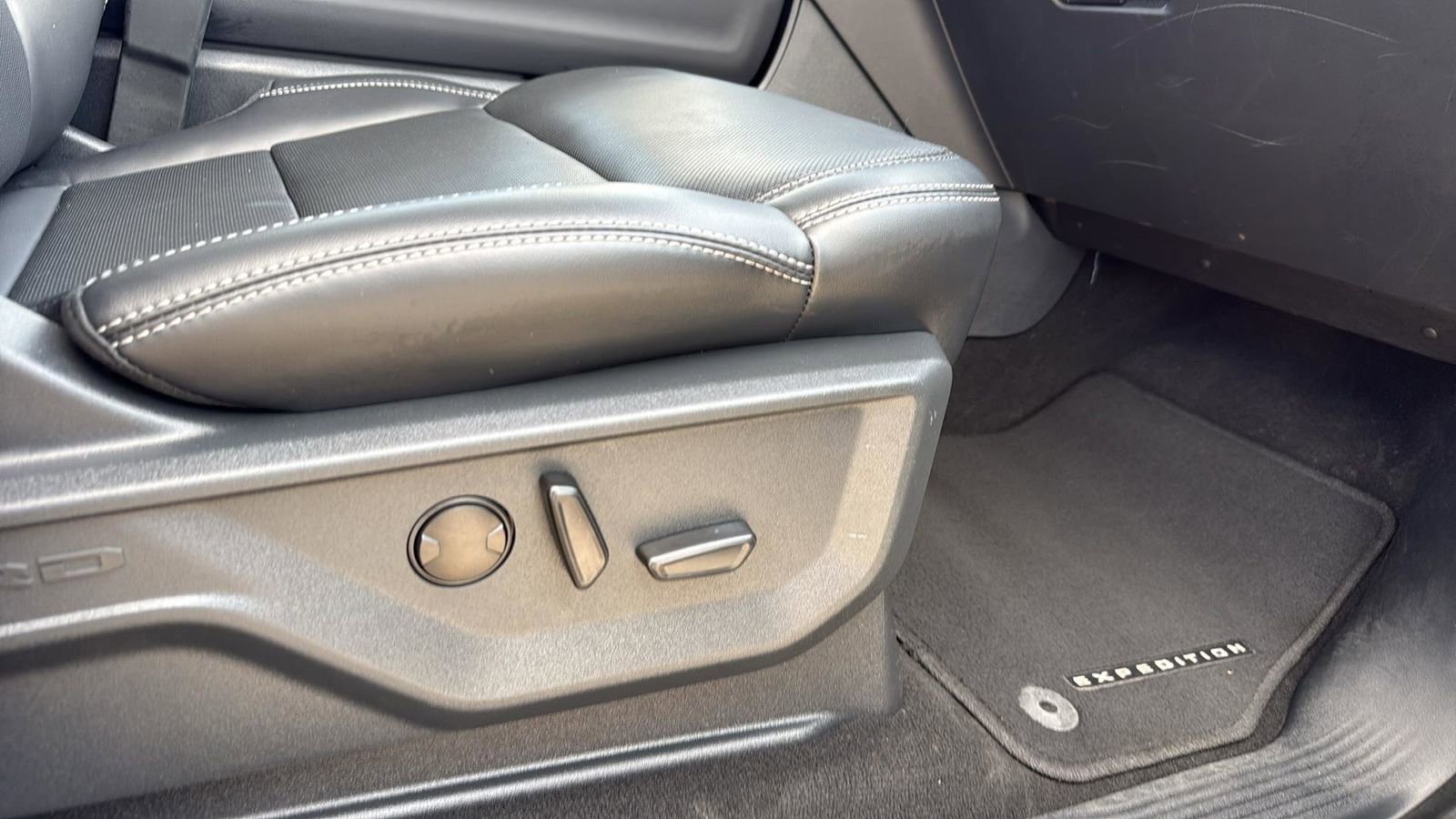 Certified 2025 Ford Expedition Max Platinum AWD/4WD image 25