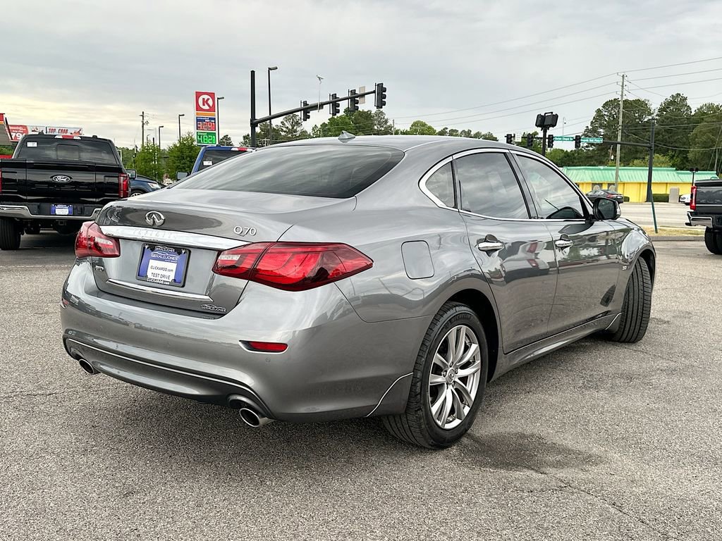 Used 2018 INFINITI Q70 Luxe w/ Proactive Package AWD/4WD image 4