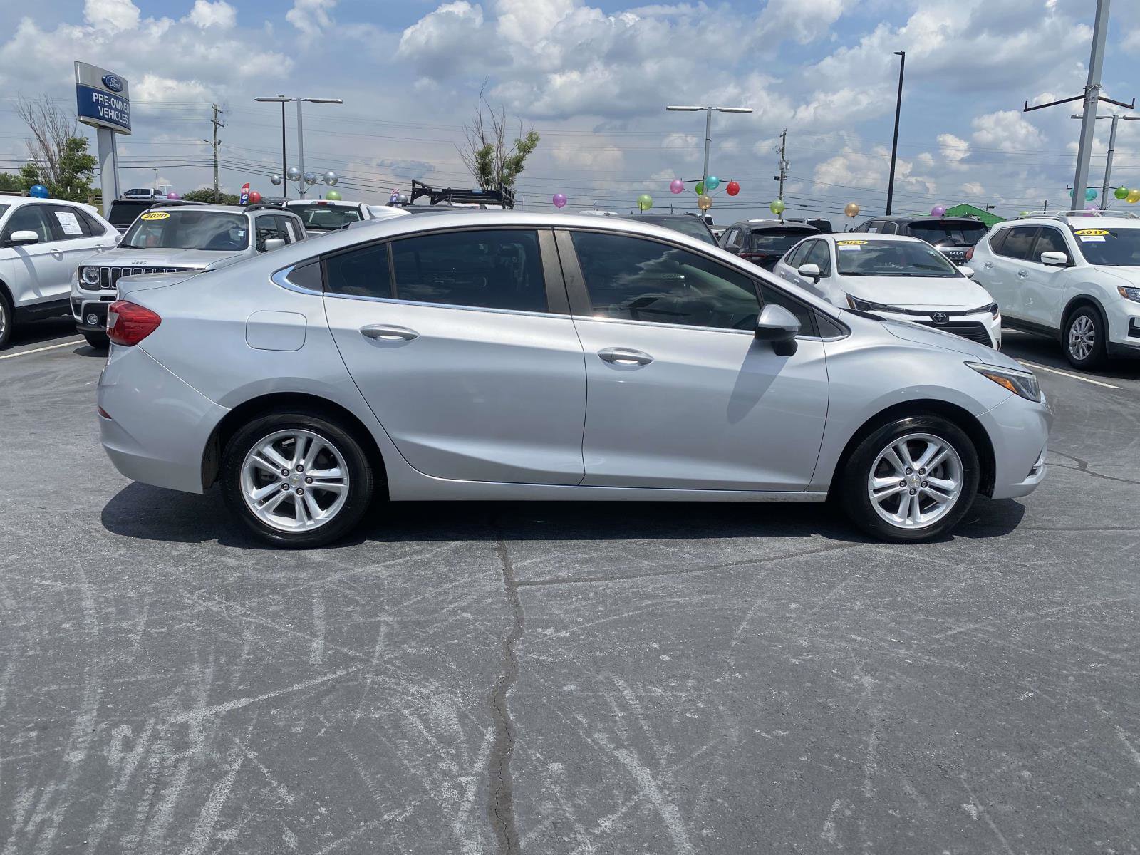 Used 2017 Chevrolet Cruze LT FWD image 7