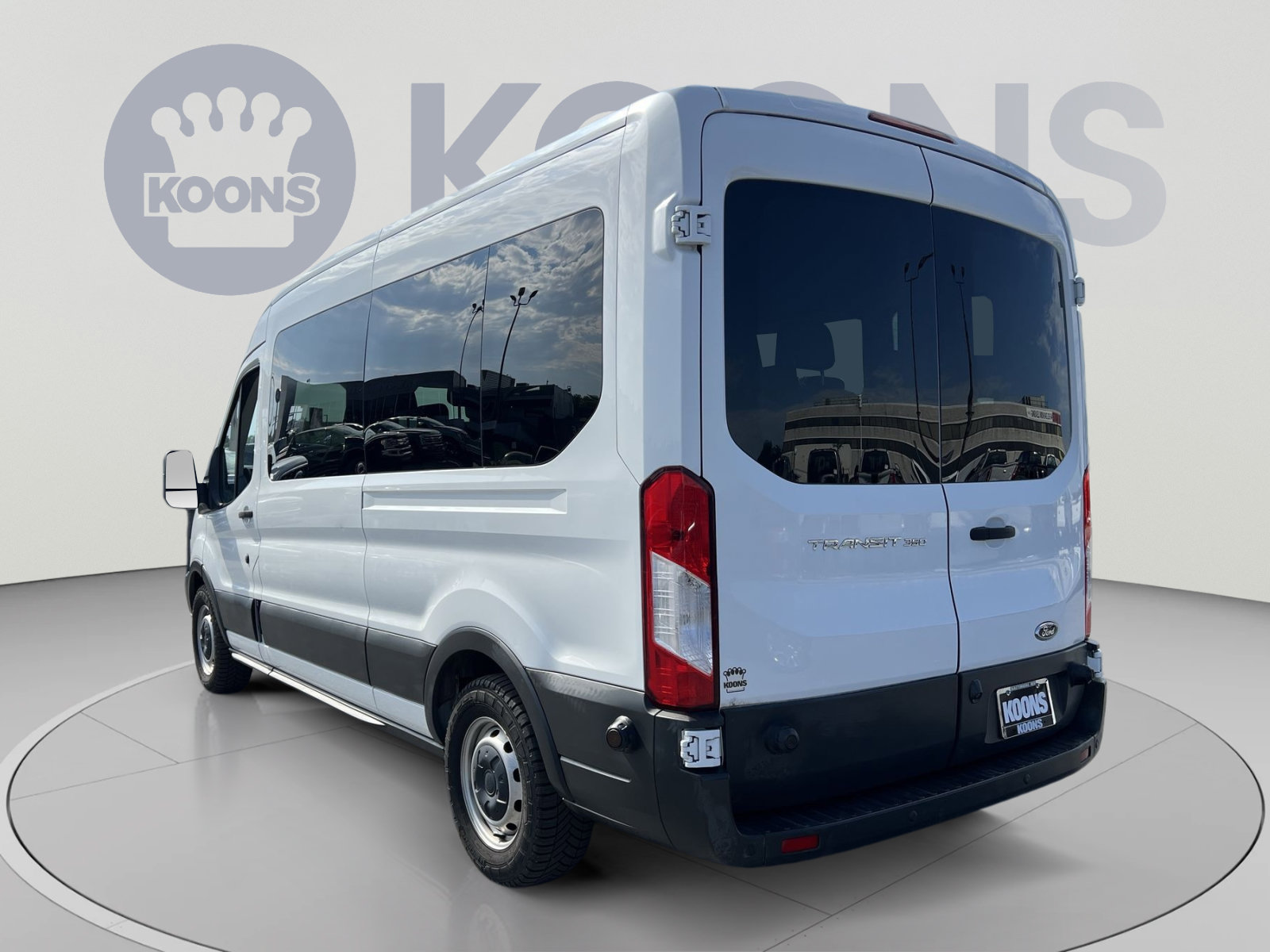 Certified 2017 Ford Transit 350 XL RWD image 4