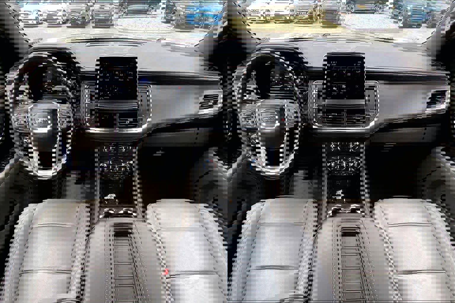 Used 2023 GMC Yukon XL SLT image 16