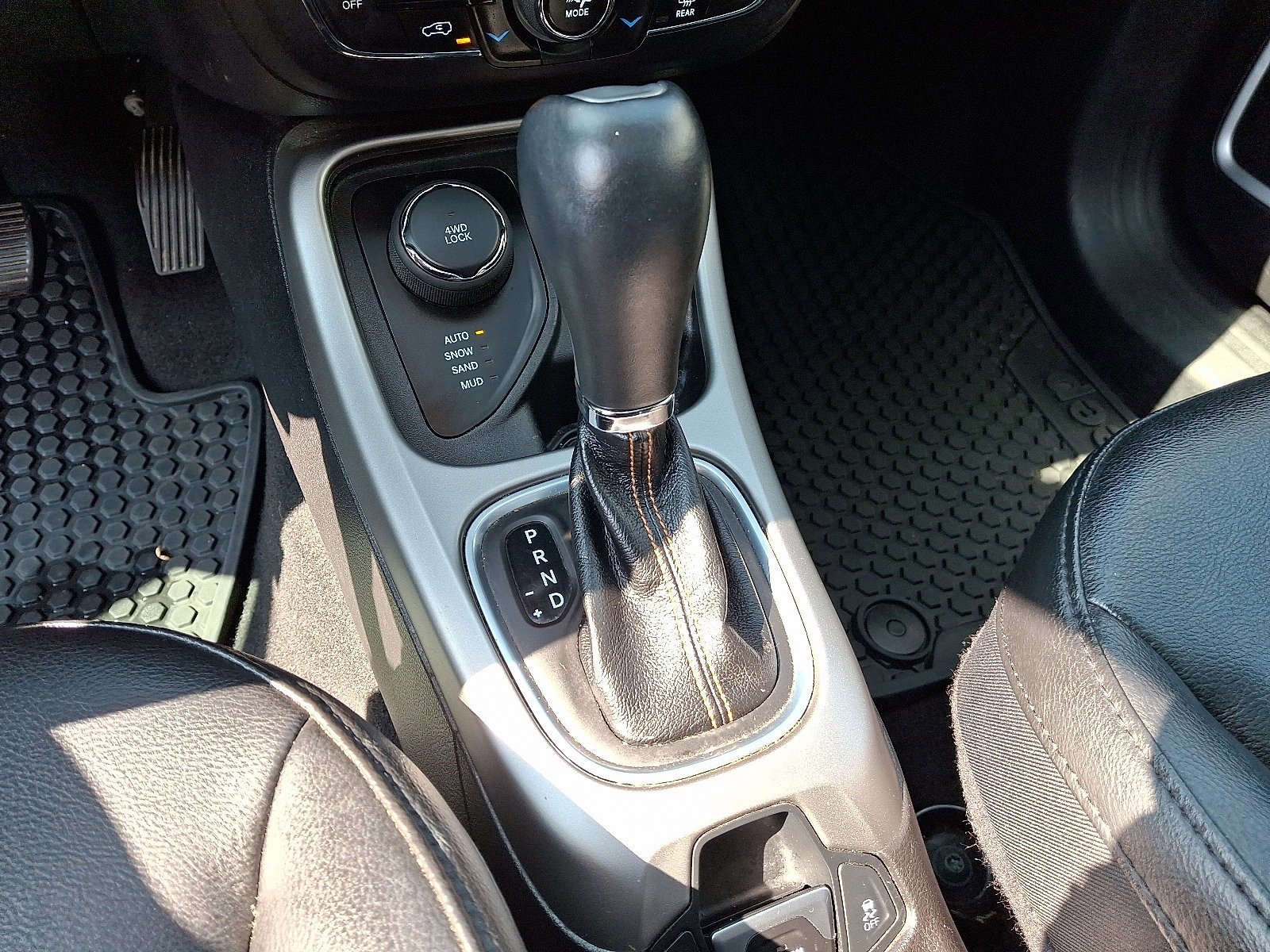 Used 2020 Jeep Compass Latitude w/ Popular Equipment Group image 16