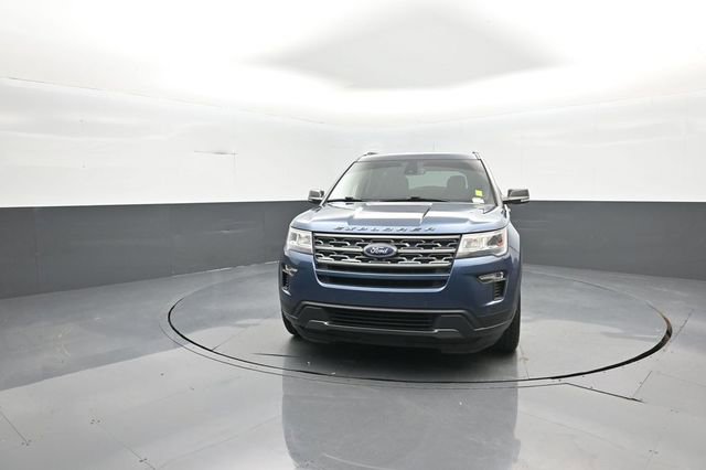 Certified 2019 Ford Explorer XLT w/ Equipment Group 202A AWD/4WD image 3