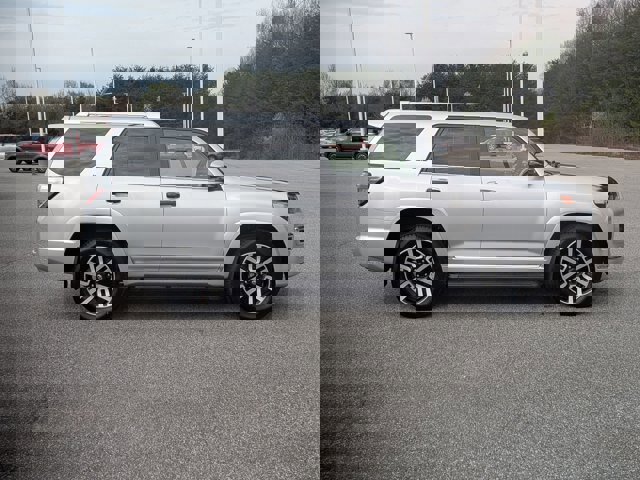 Used 2022 Toyota 4Runner Limited image 6