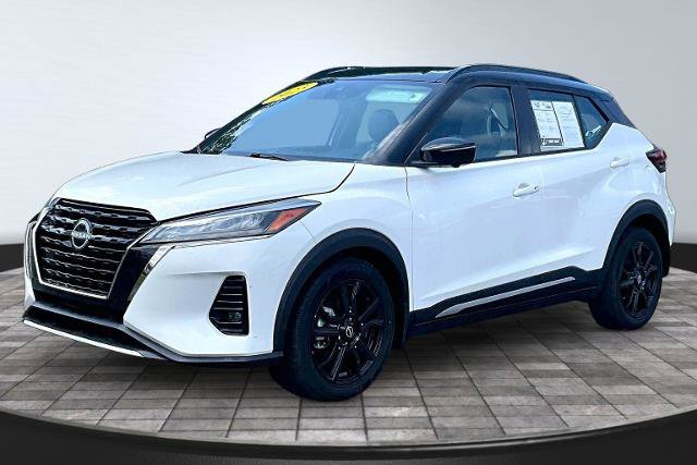 Used 2023 Nissan Kicks SR w/ SR Premium Package FWD image 12
