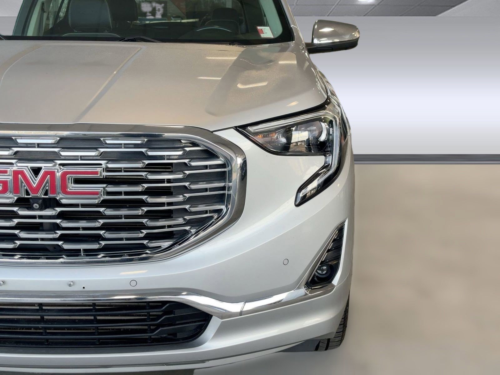 Used 2019 GMC Terrain Denali w/ Advanced Safety Package image 10