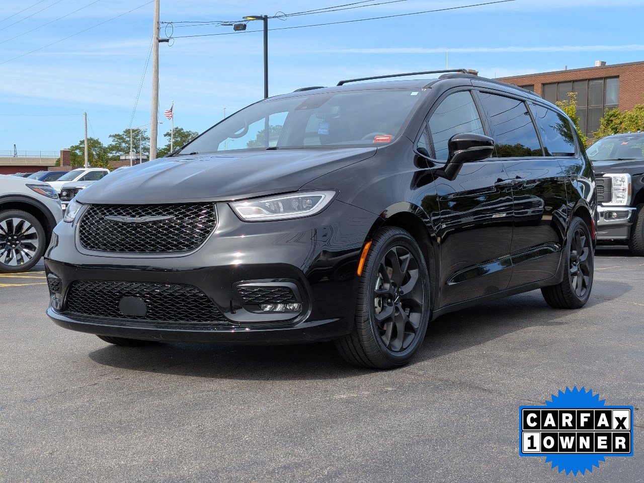 Used 2025 Chrysler Pacifica Limited FWD image 8