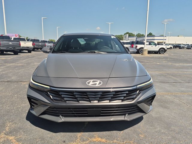 Used 2024 Hyundai Elantra Limited FWD image 9