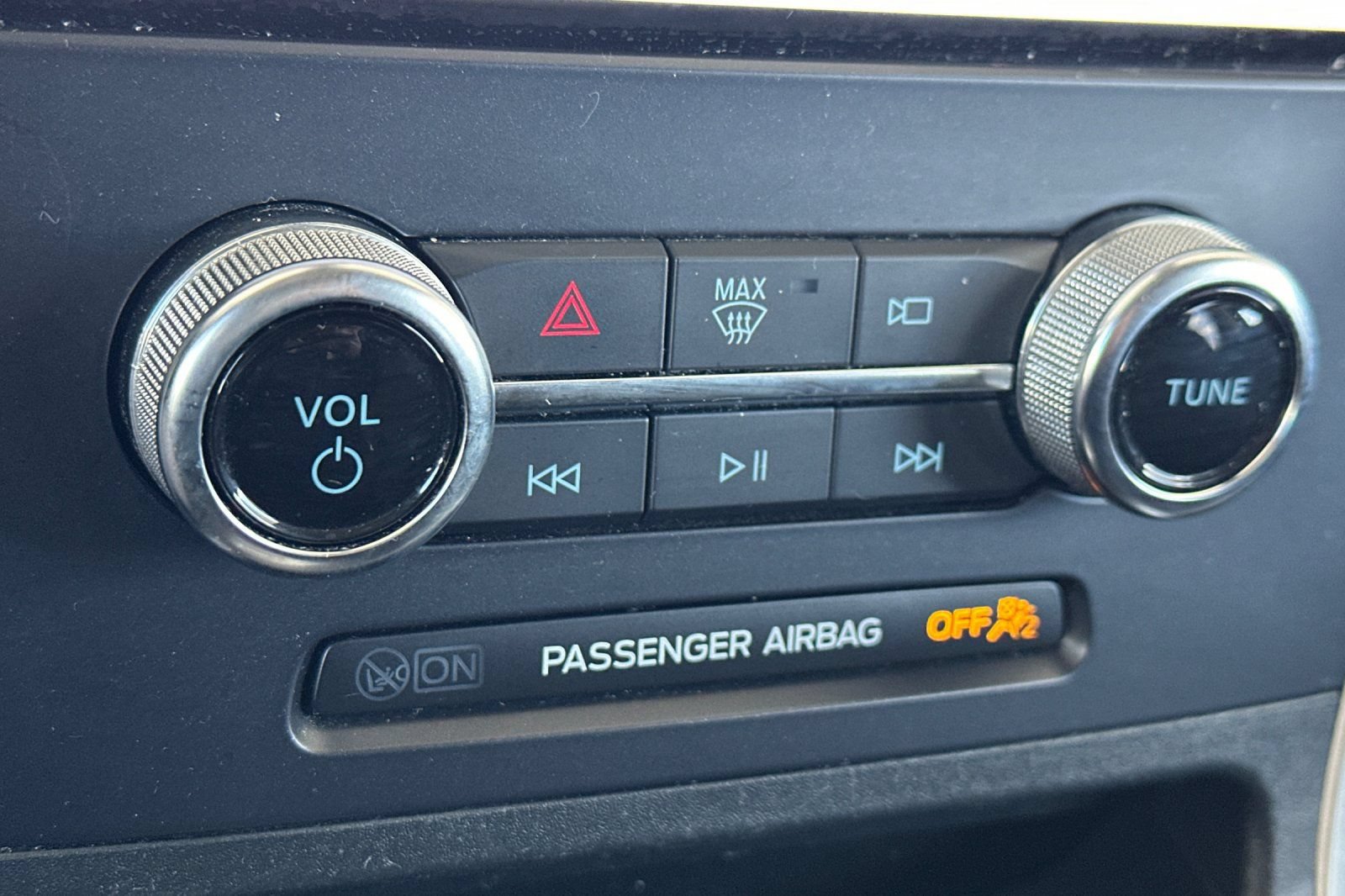 Certified 2024 Ford Edge SEL AWD/4WD image 30