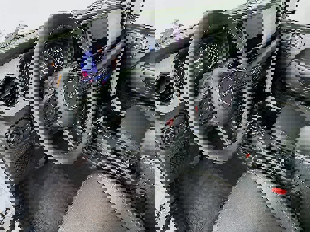 Used 2024 Jeep Wrangler Willys image 9