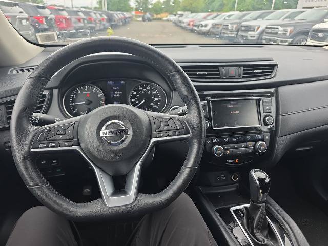 Used 2018 Nissan Rogue SV AWD/4WD image 24