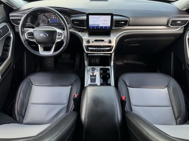Certified 2022 Ford Explorer XLT w/ Equipment Group 202A image 9