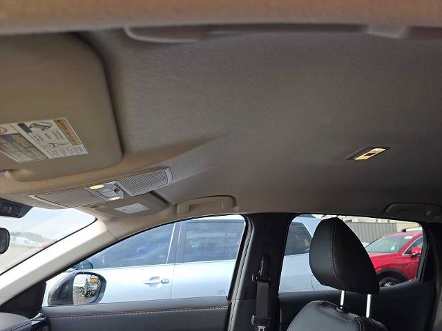 Used 2026 Nissan Kicks SR FWD image 9
